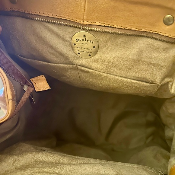 PATRISI ITALIAN LEATHER shoulder bag quality crafted with exquisite hardware. - Picture 8 of 14